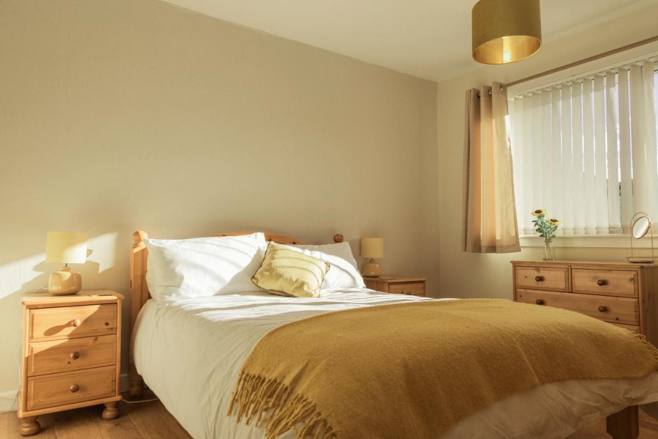 No 4 The Highlands * Strathpeffer